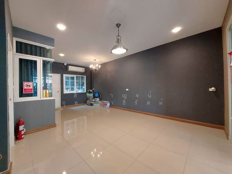 ขายทาวน์โฮม 3 ชั้น โกลเด้นทาวน์ ซ.นวมินทร์ 42 แยก 27 บึงกุ่ม 5 ห้องนอน 4 ห้องน้ำ ต่อเติมครบ WRK003, กรุงเทพ, คลองกุ่ม, บึงกุ่ม, กรุงเทพ, 210 ตร.ม., ทาวน์เฮ้าส์ ขาย, โดย สิริกาญจน์ กุลจิราธีรัตม์, 500191167 - DDproperty.com