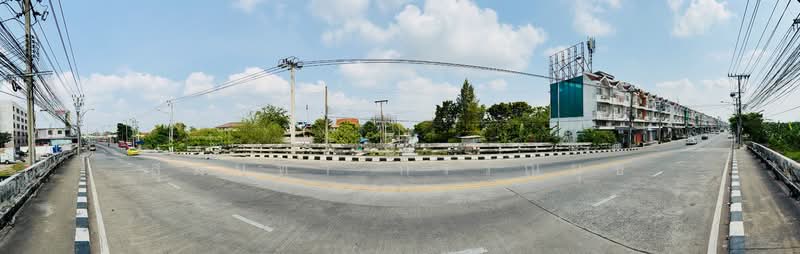 ขายอาคารพาณิชย์ มีนบุรี 3.5 ชั้น หลังมุม ทำเลดี ติดถนน ปากทางเข้าเคหะร่มเกล้า เหมาะทำออฟฟิศ โกดังสิน, กรุงเทพ, ร่มเกล้า, มีนบุรี, มีนบุรี, กรุงเทพ, 220 ตร.ม., ทาวน์เฮ้าส์ ขาย, โดย สุมนทา กรรณนุช, 500191208 - DDproperty.com