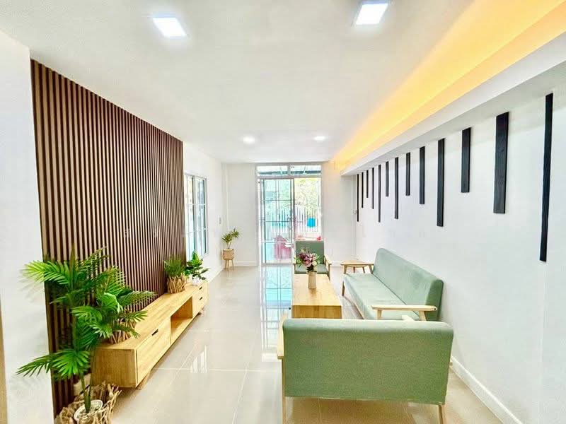 Moobaan Piyawararom Khlong 4, Pathum Thani, Sawai Pracharat Road, Bang Yitho, Thanyaburi, Pathum Thani, 3 Bedrooms, 96 sqm, Townhouse For Sale, by สรภพ ยอดไชย (สีฝุ่น), 500191271 - DDproperty.com