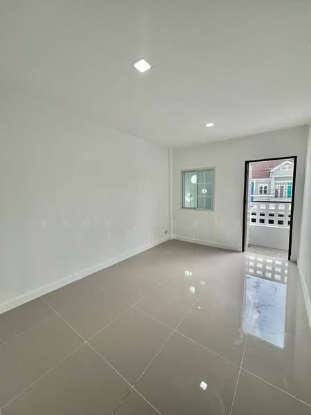 Moobaan Piyawararom Khlong 4, Pathum Thani, Sawai Pracharat Road, Bang Yitho, Thanyaburi, Pathum Thani, 3 Bedrooms, 96 sqm, Townhouse For Sale, by สรภพ ยอดไชย (สีฝุ่น), 500191271 - DDproperty.com
