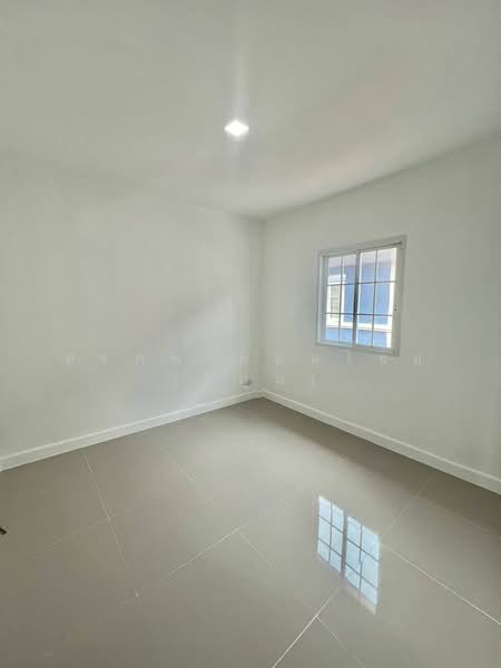 Moobaan Piyawararom Khlong 4, Pathum Thani, Sawai Pracharat Road, Bang Yitho, Thanyaburi, Pathum Thani, 3 Bedrooms, 96 sqm, Townhouse For Sale, by สรภพ ยอดไชย (สีฝุ่น), 500191271 - DDproperty.com