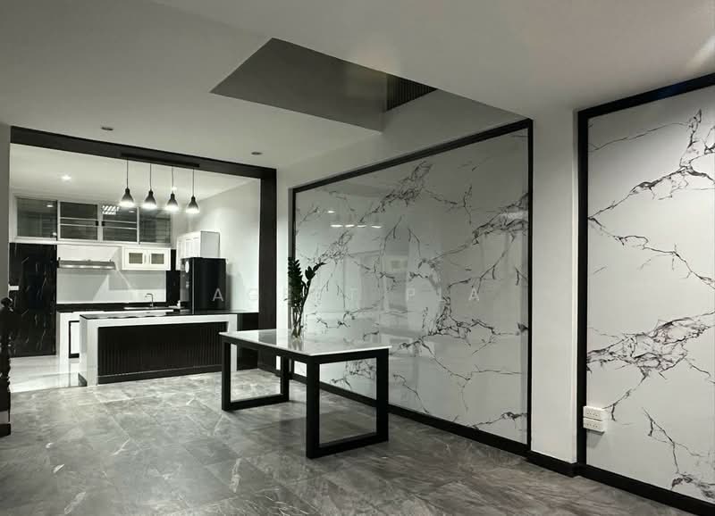 Newly renovated townhome for rent, Sukhumvit 36, near Thonglor BTS (SPSAD3870), Bangkok, สุขุมวิท, Phra Kanong, Khlong Toei, Bangkok, 3 Bedrooms, 200 sqm, Townhouse For Rent, by Agent Pla, 500191321 - DDproperty.com