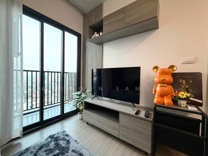 The Base Phetchaburi-Thonglor, Bangkok, Phetchaburi Rd, Bang Kapi, Huai Khwang, Bangkok, 1 Bedroom, 32 sqm, Condo For Sale, by Adisorn Eamso, 500191335 - DDproperty.com