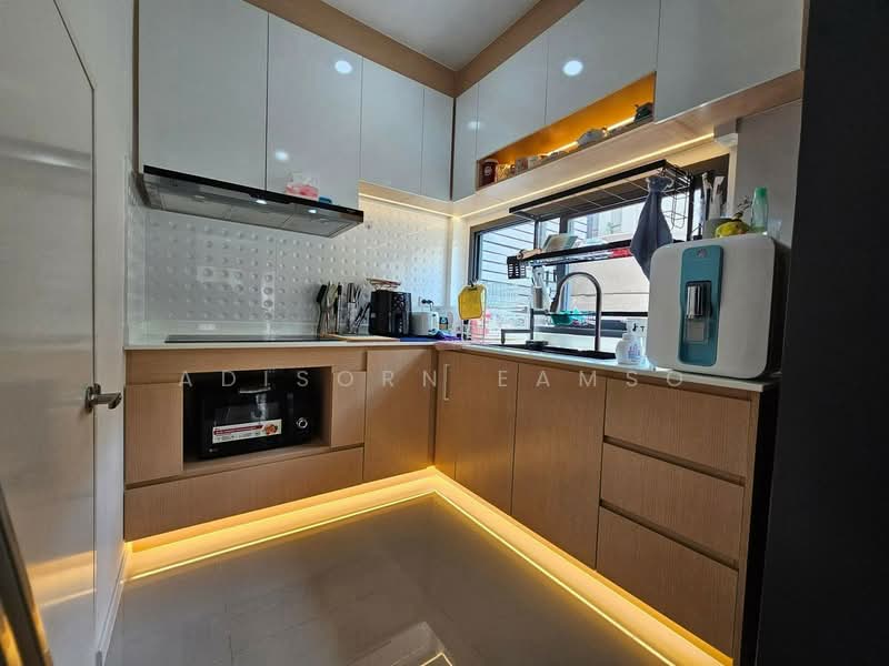 Baan Klang Muang The Edition Rama 9-Krungthep Kreetha, Bangkok, Kanchanaphisek Road 23, Saphan Sung, Saphan Sung, Bangkok, 4 Bedrooms, 218 sqm, Semi-Detached House (Twin House) For Rent, by Adisorn Eamso, 500191367 - DDproperty.com