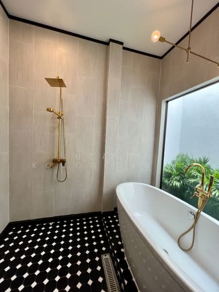 For Saleขายบ้านเดี่ยว 7 ห้องอเนกประสงค์ + Master Bedroom Modern Loft Pool Villa ใจกลางสุขุมวิท 77, Bangkok, On Nut, Suan Luang, Bangkok, 8 Bedrooms, 292 sqm, Single Detached House For Sale, by Jutanon Komoottanaruk, 500191389 - DDproperty.com