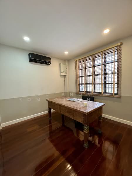 For Saleขายบ้านเดี่ยว 7 ห้องอเนกประสงค์ + Master Bedroom Modern Loft Pool Villa ใจกลางสุขุมวิท 77, กรุงเทพ, อ่อนนุช, สวนหลวง, กรุงเทพ, 292 ตร.ม., บ้านเดี่ยว ขาย, โดย Jutanon Komoottanaruk, 500191389 - DDproperty.com