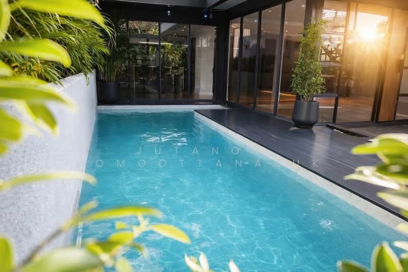 For Saleขายบ้านเดี่ยว 7 ห้องอเนกประสงค์ + Master Bedroom Modern Loft Pool Villa ใจกลางสุขุมวิท 77, กรุงเทพ, อ่อนนุช, สวนหลวง, กรุงเทพ, 292 ตร.ม., บ้านเดี่ยว ขาย, โดย Jutanon Komoottanaruk, 500191389 - DDproperty.com