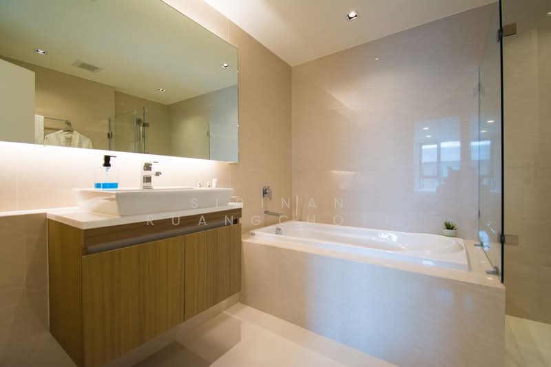 Vtara Sukhumvit 36, Bangkok, 118 Soi Saen Sabai, Phra Kanong, Khlong Toei, Bangkok, 2 Bedrooms, 66 sqm, Condo For Sale, by Sirinan Ruangchoti, 500191557 - DDproperty.com