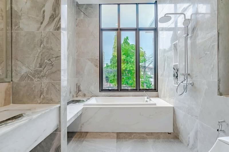 WPDD-098 ขายทาวน์โฮม เอกมัย ซอย 12 พร้อมอยู่ได้เลย, Bangkok, Khlong Tan Nua, Watthana, Bangkok, 3 Bedrooms, 210 sqm, Single Detached House For Sale, by วันวิสาข์ ปัญจรงคะ, 500191573 - DDproperty.com