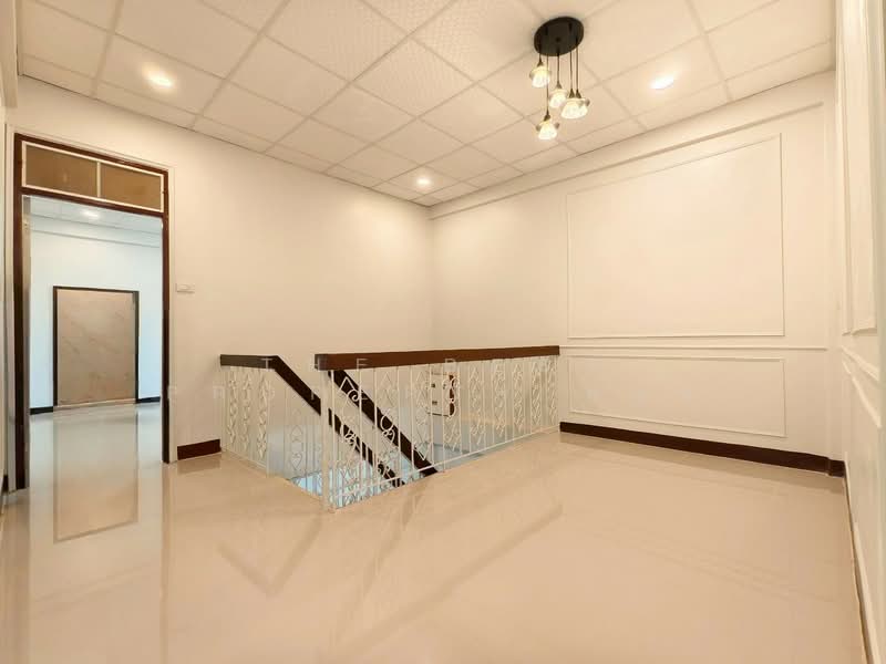 For Sale - หมู่บ้านชุมชน 300 ห้อง, Samut Sakhon