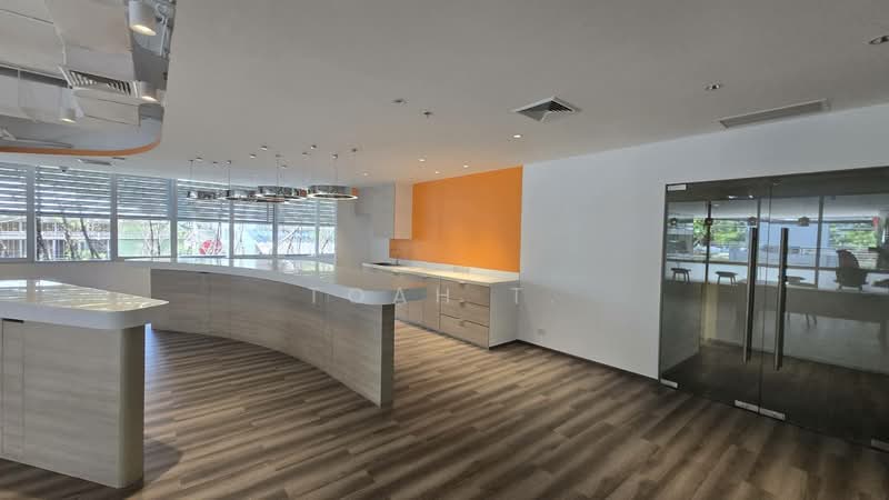 พื้นที่ให้เช่า สาทร สีลม บางรัก : Space for rent: Sathorn, Silom, Bang Rak, Bangkok, Silom, Bang Rak, Bangkok, , 105 sqm, Retail Space For Rent, by TOAH T., 500191640 - DDproperty.com