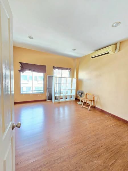 Baan Klang Muang The Paris Rama 9-Ramkamhaeng, Bangkok, Krungthep Kreetha Road, Hua Mak, Bang Kapi, Bangkok, 3 Bedrooms, 150 sqm, Townhouse For Sale, by Thanawat K., 500191643 - DDproperty.com