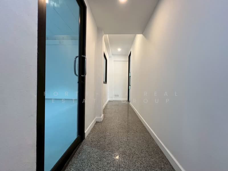 ให้เช่า โกดังพร้อม Office พื้นที่ 220ตรม., กรุงเทพ, บางจาก, พระโขนง, กรุงเทพ, 220 ตร.ม., โกดัง-โรงงาน ให้เช่า, โดย Forty-Six Real Estate Group, 500191666 - DDproperty.com