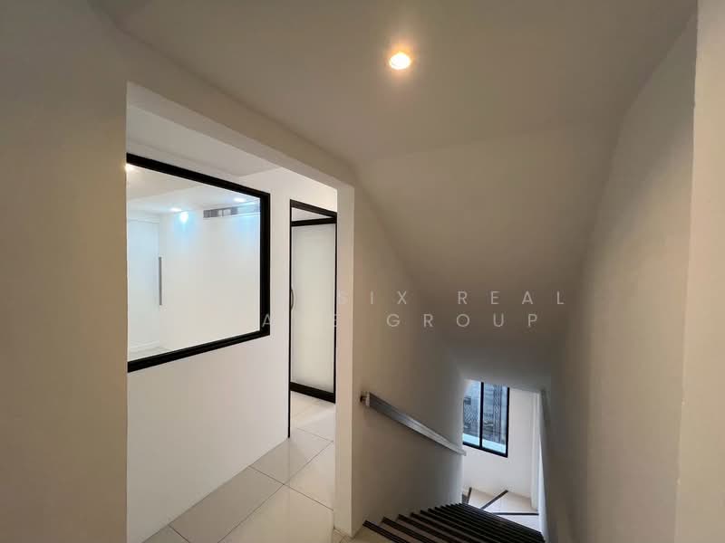 ให้เช่า โกดังพร้อม Office พื้นที่ 220ตรม., กรุงเทพ, บางจาก, พระโขนง, กรุงเทพ, 220 ตร.ม., โกดัง-โรงงาน ให้เช่า, โดย Forty-Six Real Estate Group, 500191666 - DDproperty.com