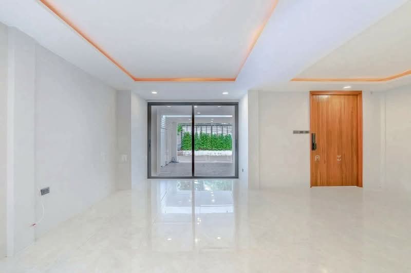 WPDD-099 ขาย ทาวน์โฮม 4 ชั้น ซอยทองหล่อ 19 ( สุขุมวิท 55 ), กรุงเทพ, คลองตันเหนือ, วัฒนา, กรุงเทพ, 220 ตร.ม., บ้านเดี่ยว ขาย, โดย วันวิสาข์ ปัญจรงคะ, 500191692 - DDproperty.com