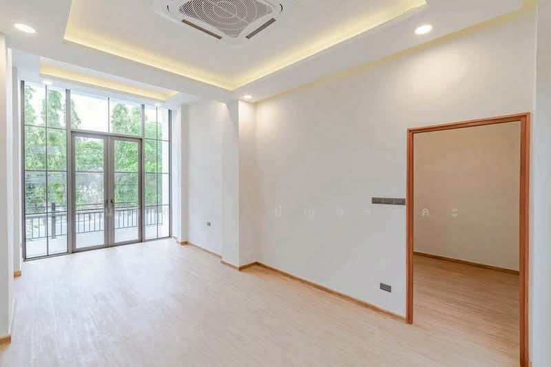 WPDD-099 ขาย ทาวน์โฮม 4 ชั้น ซอยทองหล่อ 19 ( สุขุมวิท 55 ), Bangkok, Khlong Tan Nua, Watthana, Bangkok, 3 Bedrooms, 220 sqm, Single Detached House For Sale, by วันวิสาข์ ปัญจรงคะ, 500191692 - DDproperty.com