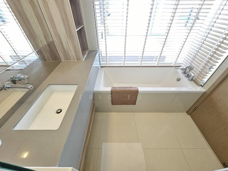 The Esse Asoke, Bangkok, 333 Soi Sukhumvit 21, Sukhumvit Road, Khlongtoei Nua, Watthana, Bangkok, 1 Bedroom, 45 sqm, Condo For Rent, by Eric Fu, 500191732 - DDproperty.com