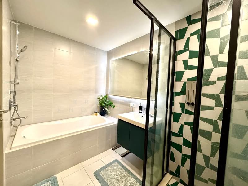 The Base Sukhumvit 50, Bangkok, Soi Roem Charoen 1, Sukhumvit 50 Road, Phra Kanong, Khlong Toei, Bangkok, 2 Bedrooms, 56 sqm, Condo For Rent, by Kritaphak Khongmueang, 500191740 - DDproperty.com