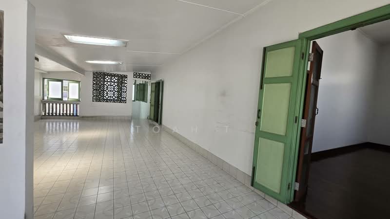 อาคารที่ให้เช่า สาทร สีลม บางรัก : Building for rent: Sathorn, Silom, Bang Rak, Bangkok, Silom, Bang Rak, Bangkok, , 478 sqm, Shophouse For Rent, by TOAH T., 500191743 - DDproperty.com