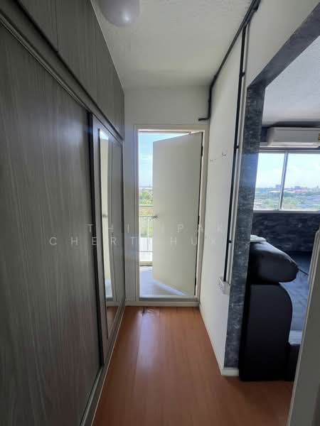 Lumpini Condo Town Romklao-Suvarnabhumi, Bangkok, Rom Klao Road 1, Khlong Sam Prawet, Lat Krabang, Bangkok, 2 Bedrooms, 43 sqm, Condo For Sale, by Thitipak Chertchukiatkong, 500191768 - DDproperty.com