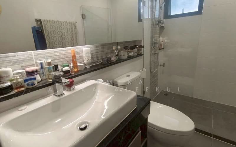 Burasiri Pattanakarn, Bangkok, New Pattanakarn Road, Prawet, Prawet, Bangkok, 4 Bedrooms, 303 sqm, Single Detached House For Sale, by Pemika Aukkaraleekul, 500191778 - DDproperty.com