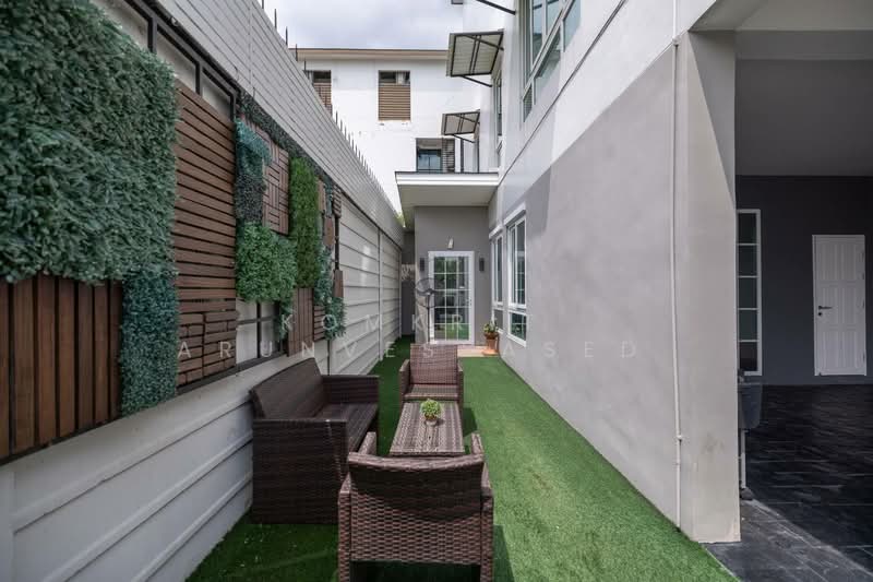 Bless Town Sukhumvit 50, Bangkok, Sukhumvit 50 Road, Phra Kanong, Khlong Toei, Bangkok, 3 Bedrooms, 263 sqm, Townhouse For Sale, by Komkrit  Arunvessased , 500191851 - DDproperty.com