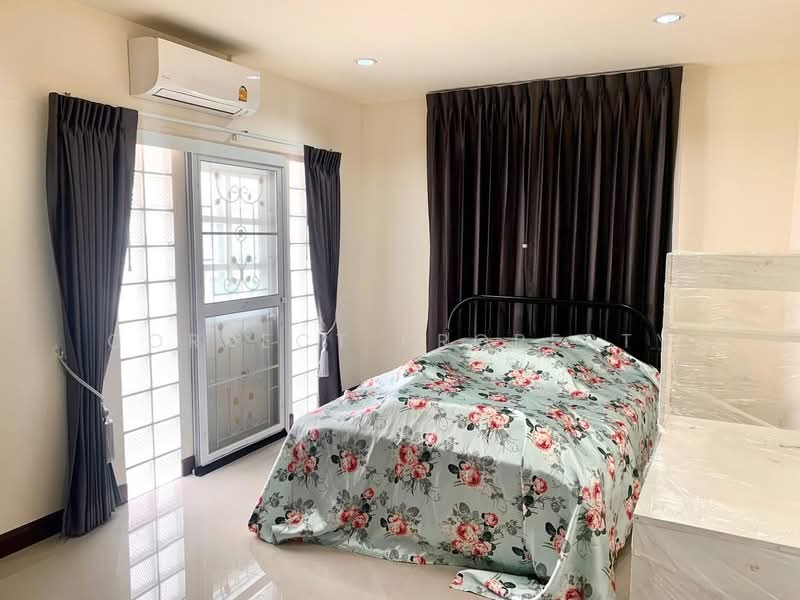 K.C. Park Ville 3, Bangkok, Sam Wa Tawan Tok, Khlong Sam Wa, Bangkok, 3 Bedrooms, 69 sqm, Single Detached House For Rent, by Correct Property, 500191857 - DDproperty.com