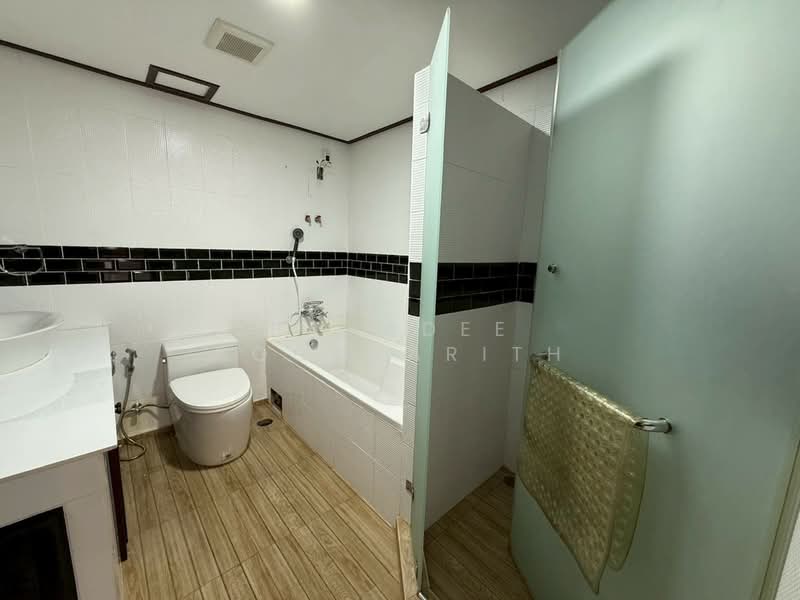 Charoennakorn River Place, Bangkok, Charoennakorn Road, Samlae, Thon Buri, Bangkok, 2 Bedrooms, 110 sqm, Condo For Sale, by Pavadee Boonyarith, 500191920 - DDproperty.com