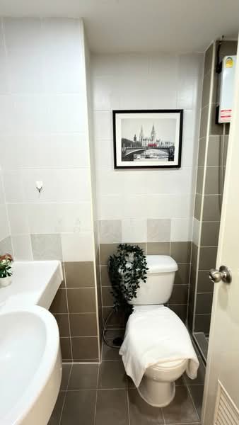 Lumpini Condo Town Bodindecha Ramkhamhaeng, Bangkok, Soi Ramkhamhaeng 43/1, Phlapphla, Wang Thonglang, Bangkok, 1 Bedroom, 28 sqm, Condo For Sale, by Kanueng Noppornpitak, 500191963 - DDproperty.com