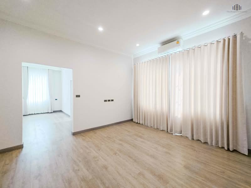 ขายบ้านเดี่ยวหรู The Matias ราชพฤกษ์ - แจ้งวัฒนะ | 111/11 – The Only Address | แปลงใหญ่สุดในโครงการ, Nonthaburi, ถนนราชพฤกษ์, Bang Phlap, Pak Kret, Nonthaburi, 4 Bedrooms, 405 sqm, Single Detached House For Sale, by คุณเอ็มมี่, 500191969 - DDproperty.com