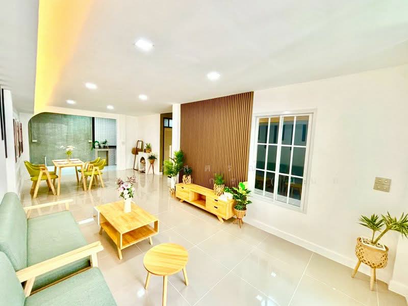 หมู่บ้านปิยวรารมย์ รังสิต ลำลูกกา คลอง 4 ถนนไสวประชาราษฎร์ ตำบลบึงยี่โถ อำเภอธัญบุรี ปทุมธานี 12, Pathum Thani, ไสวประชาราษฎร์, Bang Yitho, Thanyaburi, Pathum Thani, 3 Bedrooms, 96 sqm, Townhouse For Sale, by นภัสศรณ์ วงศ์สินไทยกร (นันท์), 500192037 - DDproperty.com