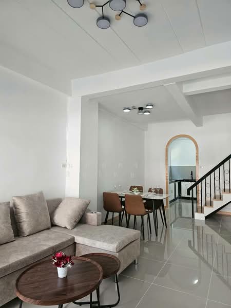 หมู่บ้านรุ่งกิจวิลล่า 4 ซอยร่มเกล้า 54 แขวงคลองสามประเวศ เขตลาดกระบัง, Bangkok, ร่มเกล้า54, Khlong Sam Prawet, Lat Krabang, Bangkok, 2 Bedrooms, 80 sqm, Townhouse For Sale, by นภัสศรณ์ วงศ์สินไทยกร (นันท์), 500192052 - DDproperty.com