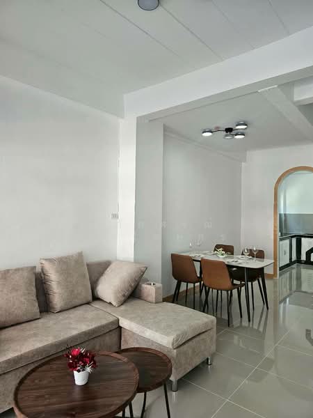 หมู่บ้านรุ่งกิจวิลล่า 4 ซอยร่มเกล้า 54 แขวงคลองสามประเวศ เขตลาดกระบัง, กรุงเทพ, ร่มเกล้า54, คลองสามประเวศ, ลาดกระบัง, กรุงเทพ, 80 ตร.ม., ทาวน์เฮ้าส์ ขาย, โดย นภัสศรณ์ วงศ์สินไทยกร (นันท์), 500192052 - DDproperty.com