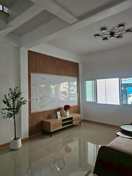 หมู่บ้านรุ่งกิจวิลล่า 4 ซอยร่มเกล้า 54 แขวงคลองสามประเวศ เขตลาดกระบัง, Bangkok, ร่มเกล้า54, Khlong Sam Prawet, Lat Krabang, Bangkok, 2 Bedrooms, 80 sqm, Townhouse For Sale, by นภัสศรณ์ วงศ์สินไทยกร (นันท์), 500192052 - DDproperty.com