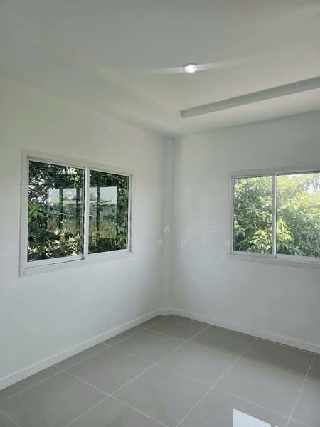 หมู่บ้านรุ่งกิจวิลล่า 4 ซอยร่มเกล้า 54 แขวงคลองสามประเวศ เขตลาดกระบัง, กรุงเทพ, ร่มเกล้า54, คลองสามประเวศ, ลาดกระบัง, กรุงเทพ, 80 ตร.ม., ทาวน์เฮ้าส์ ขาย, โดย นภัสศรณ์ วงศ์สินไทยกร (นันท์), 500192052 - DDproperty.com