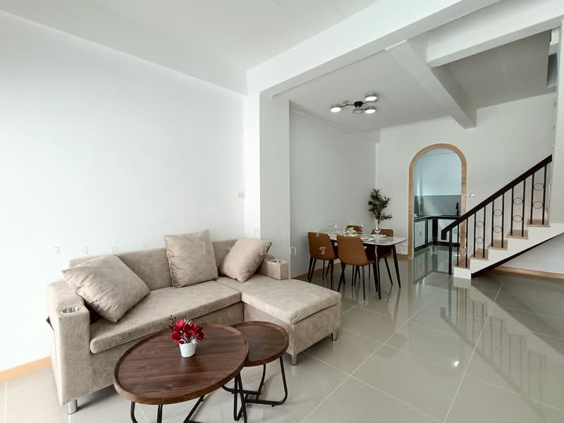 หมู่บ้านรุ่งกิจวิลล่า 4 ซอยร่มเกล้า 54 แขวงคลองสามประเวศ เขตลาดกระบัง, กรุงเทพ, ร่มเกล้า54, คลองสามประเวศ, ลาดกระบัง, กรุงเทพ, 80 ตร.ม., ทาวน์เฮ้าส์ ขาย, โดย นภัสศรณ์ วงศ์สินไทยกร (นันท์), 500192052 - DDproperty.com