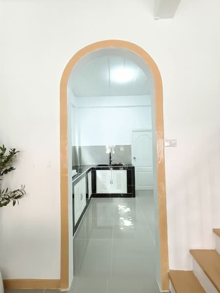 หมู่บ้านรุ่งกิจวิลล่า 4 ซอยร่มเกล้า 54 แขวงคลองสามประเวศ เขตลาดกระบัง, กรุงเทพ, ร่มเกล้า54, คลองสามประเวศ, ลาดกระบัง, กรุงเทพ, 80 ตร.ม., ทาวน์เฮ้าส์ ขาย, โดย นภัสศรณ์ วงศ์สินไทยกร (นันท์), 500192052 - DDproperty.com