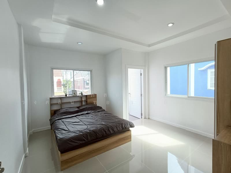 หมู่บ้านรุ่งกิจวิลล่า 4 ซอยร่มเกล้า 54 แขวงคลองสามประเวศ เขตลาดกระบัง, กรุงเทพ, ร่มเกล้า54, คลองสามประเวศ, ลาดกระบัง, กรุงเทพ, 80 ตร.ม., ทาวน์เฮ้าส์ ขาย, โดย นภัสศรณ์ วงศ์สินไทยกร (นันท์), 500192052 - DDproperty.com