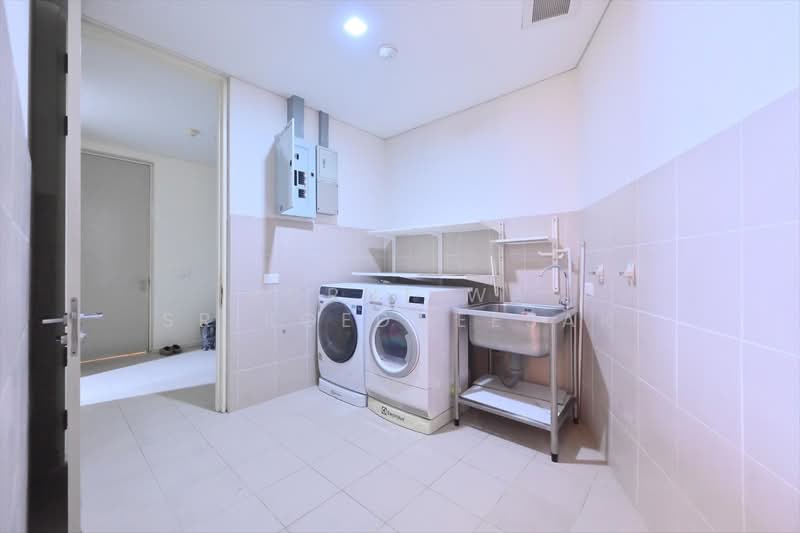 The Lakes, Bangkok, 123 Ratchadaphisek Road, Khlong Toei, Khlong Toei, Bangkok, 2 Bedrooms, 210 sqm, Condo For Rent, by Porntiwa Srikoedmeesak, 500192100 - DDproperty.com