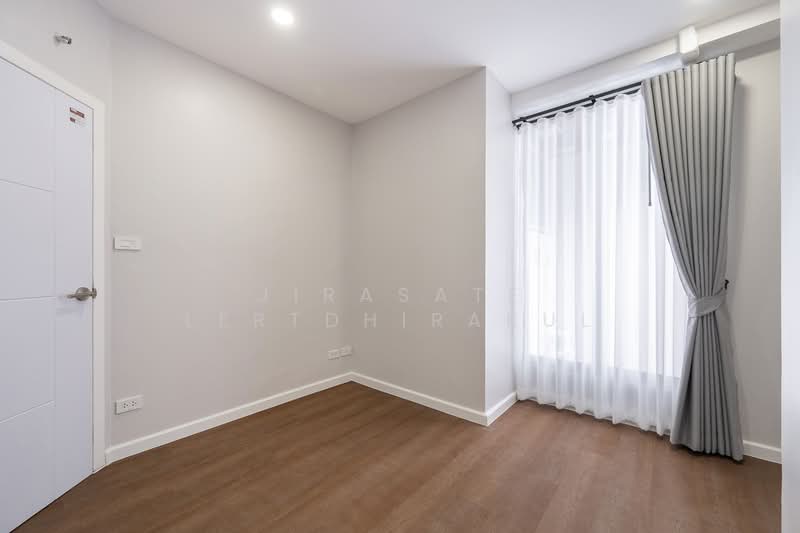 Pathumwan Resort, Bangkok, Phayathai Road, Thanon Phaya Thai, Ratchathewi, Bangkok, 2 Bedrooms, 60 sqm, Condo For Sale, by Jirasate Lertdhirakul, 500192191 - DDproperty.com