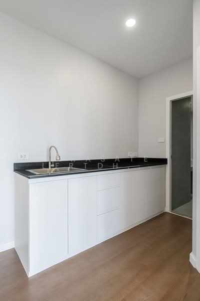 Pathumwan Resort, Bangkok, Phayathai Road, Thanon Phaya Thai, Ratchathewi, Bangkok, 2 Bedrooms, 60 sqm, Condo For Sale, by Jirasate Lertdhirakul, 500192191 - DDproperty.com