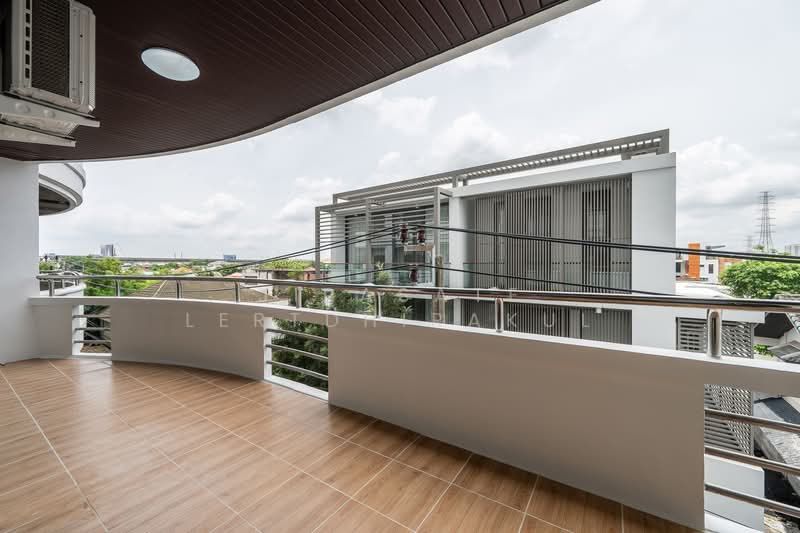 ขาย - Floraville Condominium : ฟลอร่าวิลล์ คอนโดมิเนียม, กรุงเทพ