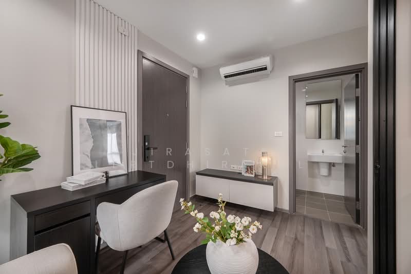 The Base Park East Sukhumvit 77, Bangkok, 99 Soi Pridi Banomyong 2, Phra Kanong Nua, Watthana, Bangkok, 1 Bedroom, 30 sqm, Condo For Sale, by Jirasate Lertdhirakul, 500192193 - DDproperty.com