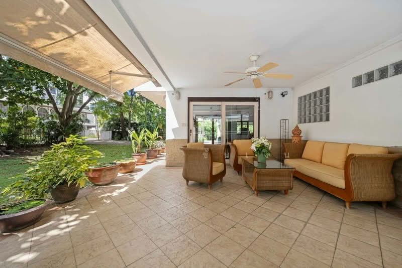 Detached house, 288 sq.wa., Sukhumvit 38., Bangkok, สุขุมวิท 38, Phra Kanong, Khlong Toei, Bangkok, 5 Bedrooms, 1,152 sqm, Single Detached House For Sale, by ตะวัน ขันเงิน, 500192248 - DDproperty.com