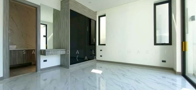 Grand Family Villa Luxury 5-Bedroom Oasis In Chaiyapruek, Chon Buri (Pattaya), Nong Hin 5, Muang Pattaya, Amphoe Bang Lamung, Chang Wat Chon Buri 20150, Thailand, Nong Pru, Bang Lamung (Pattaya), Chon Buri (Pattaya), 5 Bedrooms, 190 sqm, Villa For Rent, by Sathida Limphasut (App), 500192257 - DDproperty.com