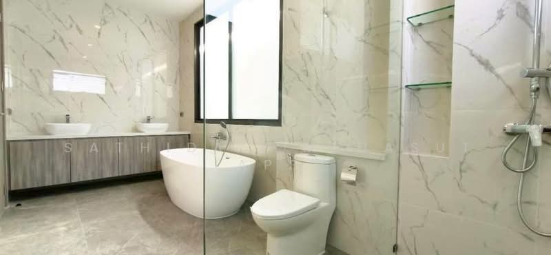 Grand Family Villa Luxury 5-Bedroom Oasis In Chaiyapruek, ชลบุรี, Nong Hin 5, Muang Pattaya, Amphoe Bang Lamung, Chang Wat Chon Buri 20150, Thailand, หนองปรือ, บางละมุง, ชลบุรี, 190 ตร.ม., วิลล่า ให้เช่า, โดย Sathida Limphasut (App), 500192257 - DDproperty.com