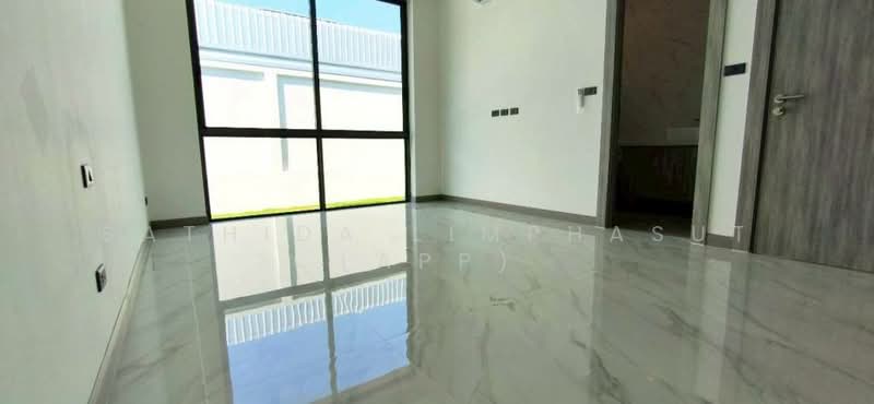 Grand Family Villa Luxury 5-Bedroom Oasis In Chaiyapruek, Chon Buri (Pattaya), Nong Hin 5, Muang Pattaya, Amphoe Bang Lamung, Chang Wat Chon Buri 20150, Thailand, Nong Pru, Bang Lamung (Pattaya), Chon Buri (Pattaya), 5 Bedrooms, 190 sqm, Villa For Rent, by Sathida Limphasut (App), 500192257 - DDproperty.com