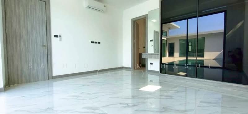 Grand Family Villa Luxury 5-Bedroom Oasis In Chaiyapruek, Chon Buri (Pattaya), Nong Hin 5, Muang Pattaya, Amphoe Bang Lamung, Chang Wat Chon Buri 20150, Thailand, Nong Pru, Bang Lamung (Pattaya), Chon Buri (Pattaya), 5 Bedrooms, 190 sqm, Villa For Rent, by Sathida Limphasut (App), 500192257 - DDproperty.com