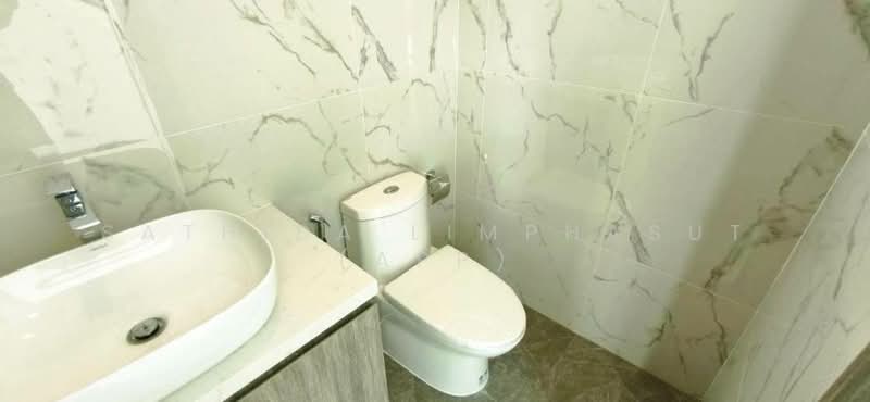 Grand Family Villa Luxury 5-Bedroom Oasis In Chaiyapruek, ชลบุรี, Nong Hin 5, Muang Pattaya, Amphoe Bang Lamung, Chang Wat Chon Buri 20150, Thailand, หนองปรือ, บางละมุง, ชลบุรี, 190 ตร.ม., วิลล่า ให้เช่า, โดย Sathida Limphasut (App), 500192257 - DDproperty.com