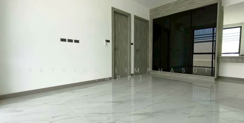 Grand Family Villa Luxury 5-Bedroom Oasis In Chaiyapruek, ชลบุรี, Nong Hin 5, Muang Pattaya, Amphoe Bang Lamung, Chang Wat Chon Buri 20150, Thailand, หนองปรือ, บางละมุง, ชลบุรี, 190 ตร.ม., วิลล่า ให้เช่า, โดย Sathida Limphasut (App), 500192257 - DDproperty.com